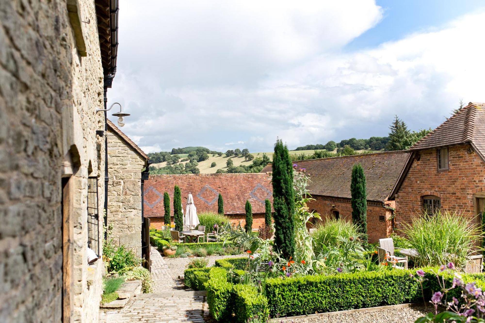 Old Downton Lodge Ludlow Eksteriør billede
